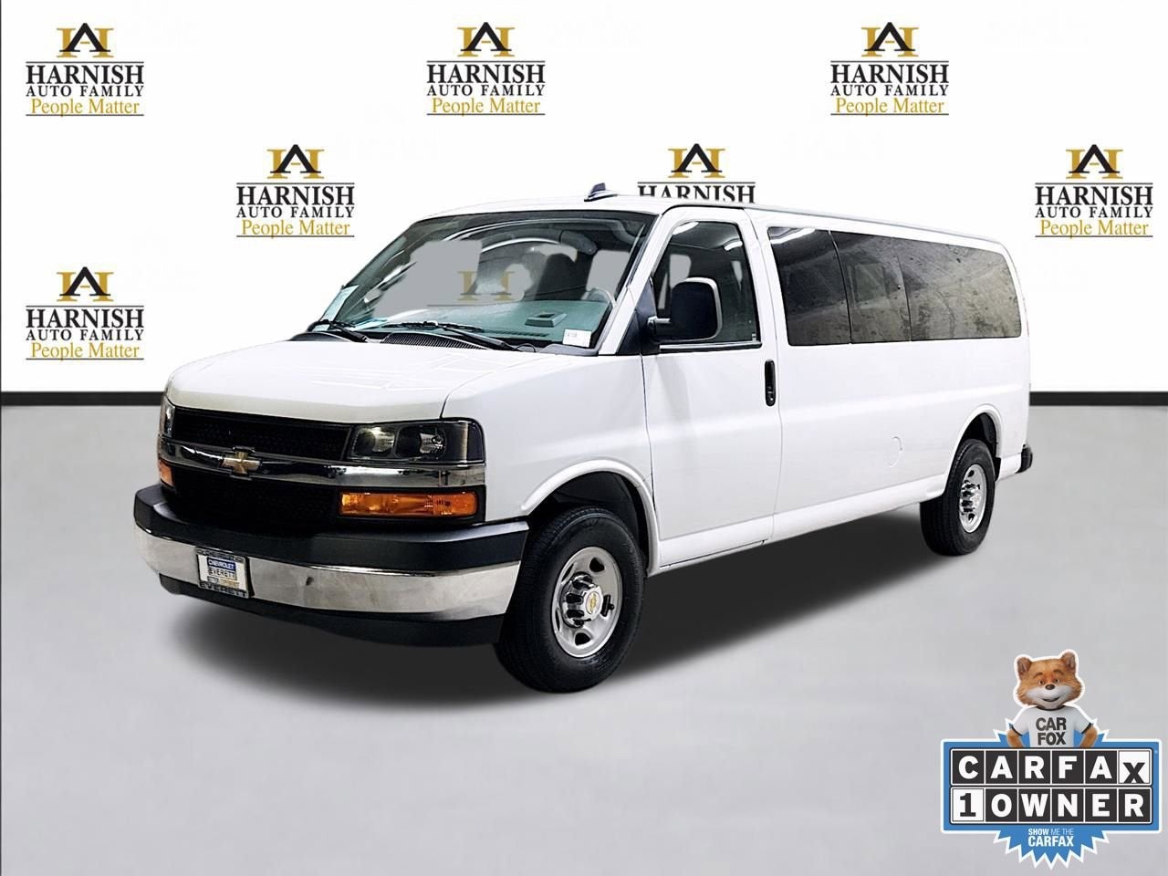 2024 Chevrolet Express Passenger 3500 1LT