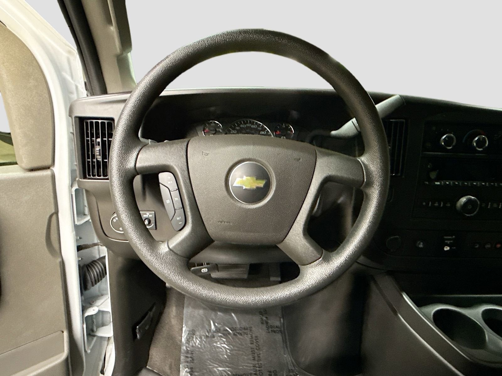 2024 Chevrolet Express Passenger 3500 1LT