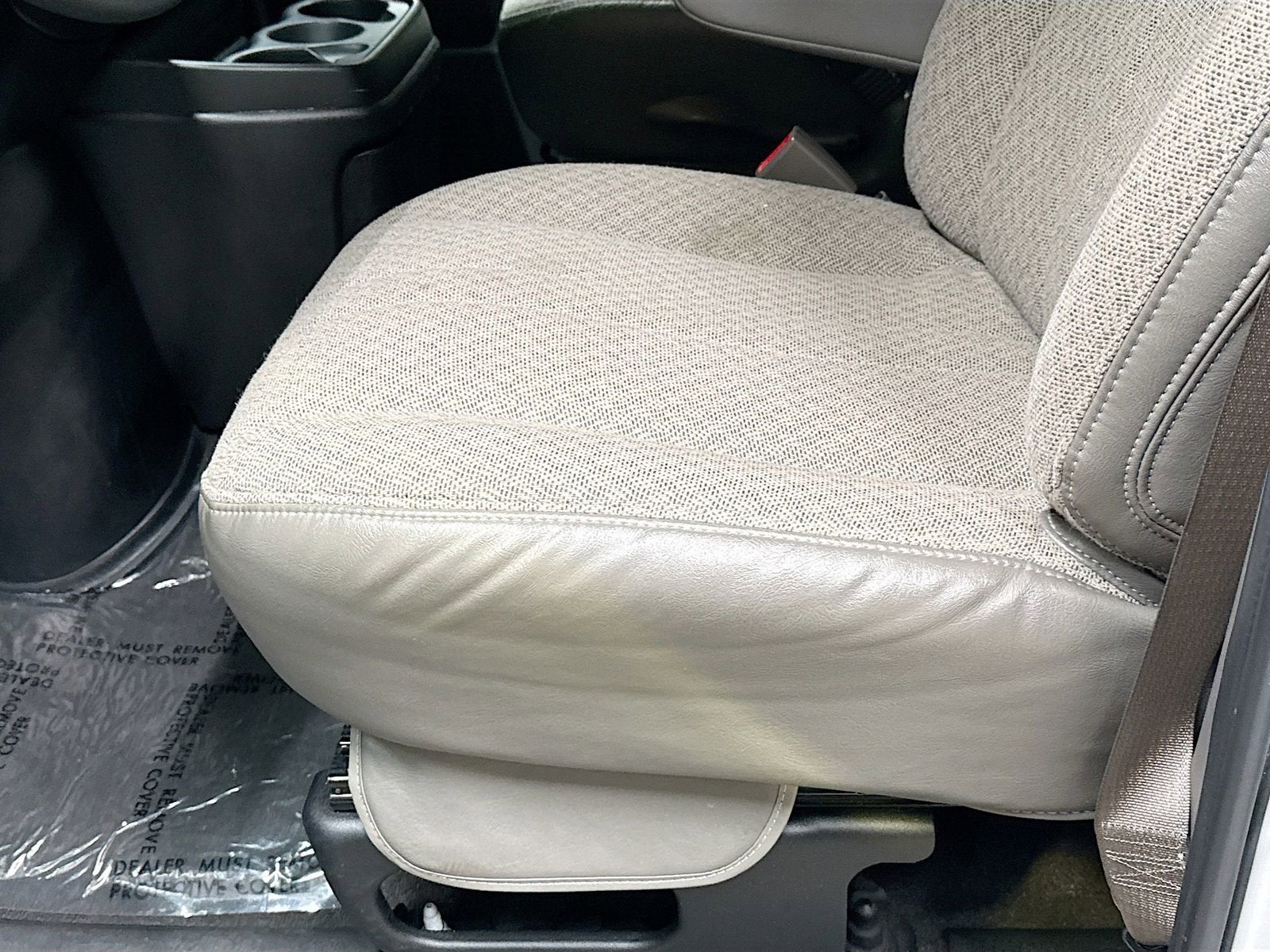 2024 Chevrolet Express Passenger 3500 1LT