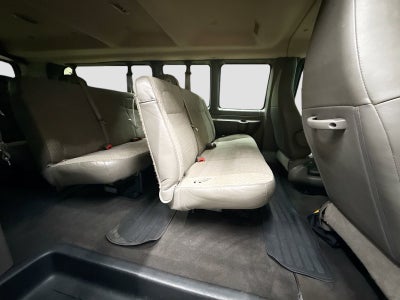 2024 Chevrolet Express Passenger 3500 1LT