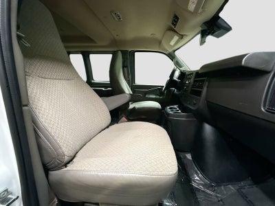 2024 Chevrolet Express Passenger 3500 1LT