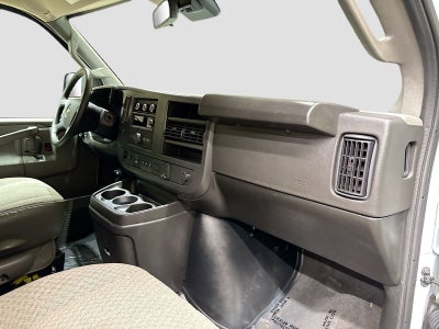 2024 Chevrolet Express Passenger 3500 1LT