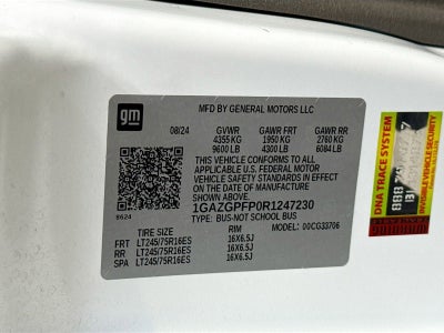 2024 Chevrolet Express Passenger 3500 1LT