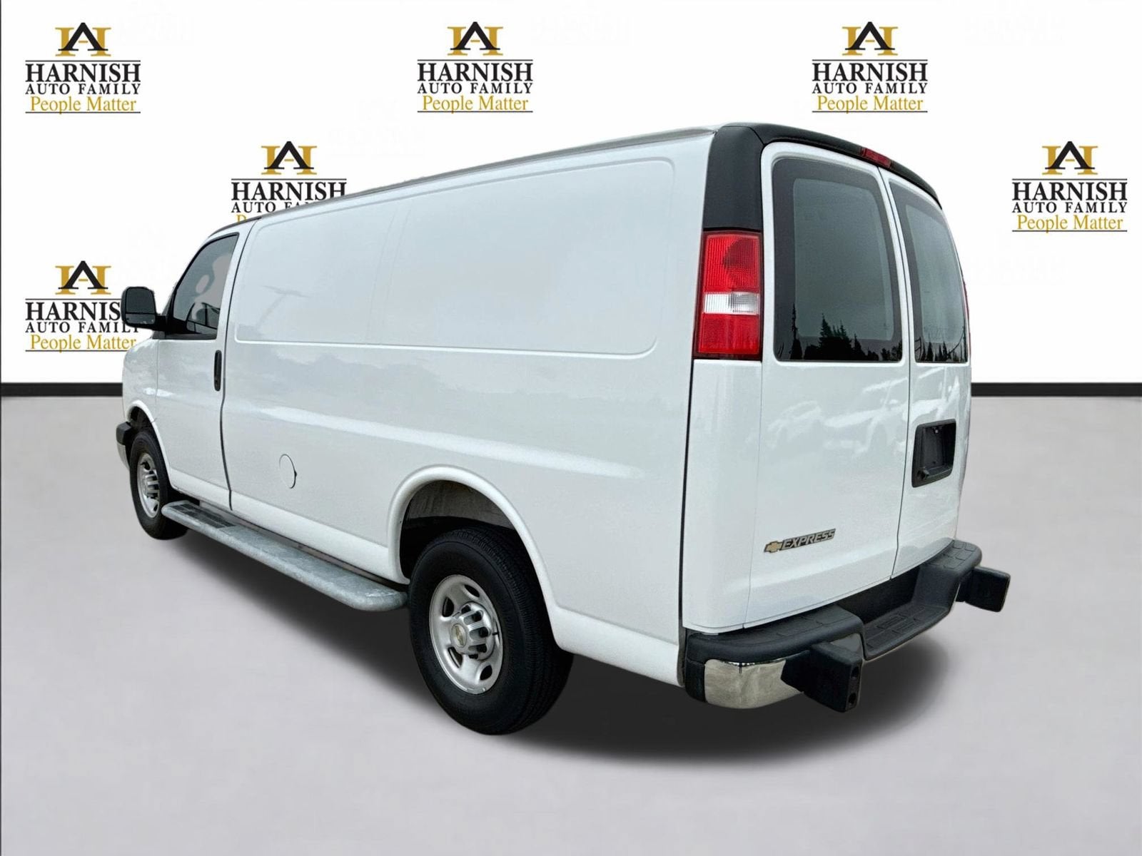 2025 Chevrolet Express Cargo WT