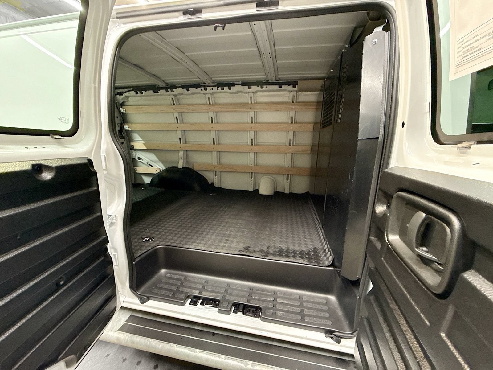 2025 Chevrolet Express Cargo WT