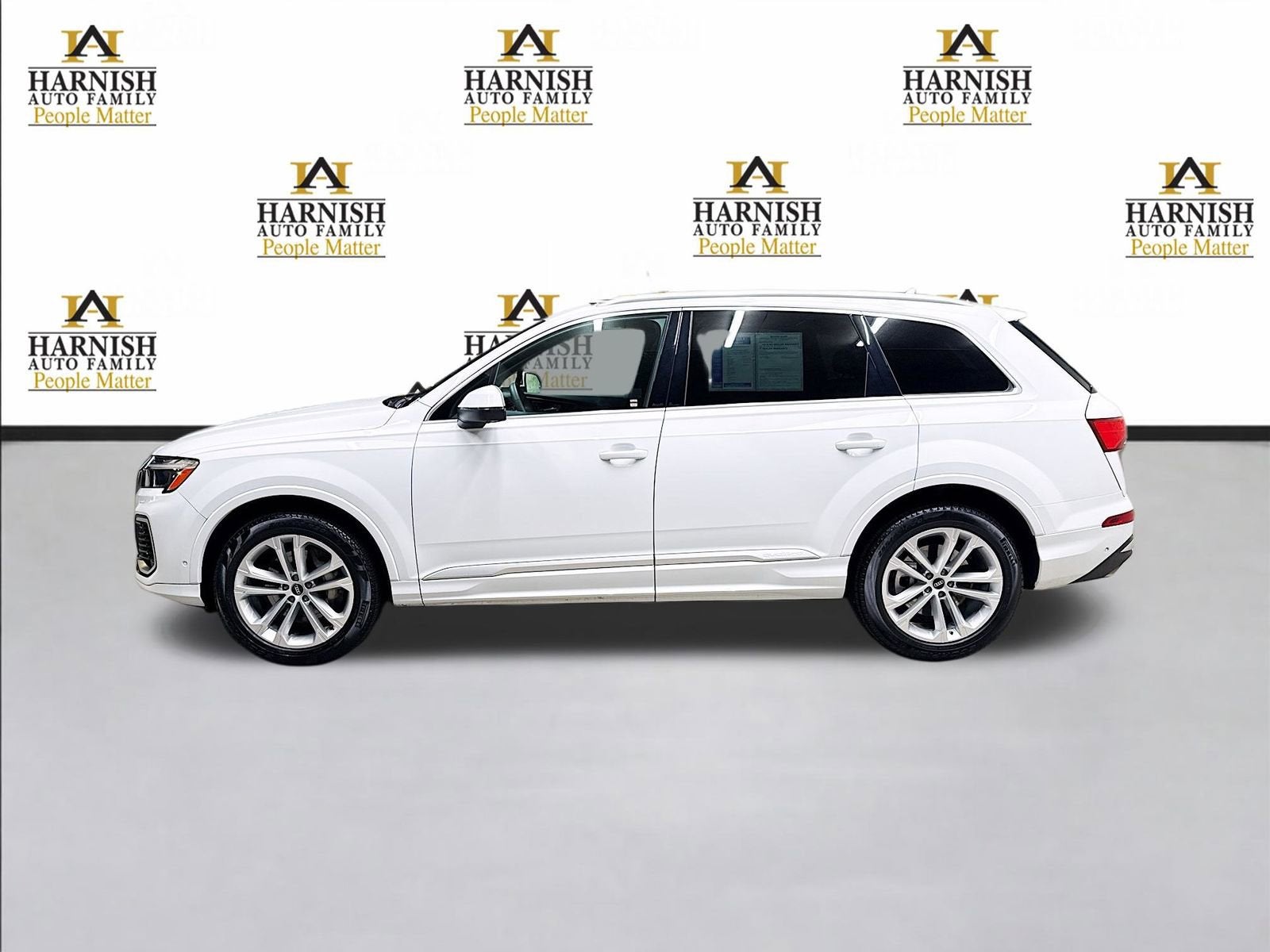 2025 Audi Q7 Premium Plus