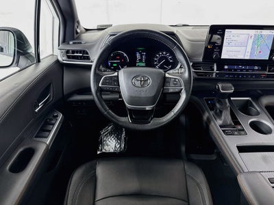 2021 Toyota Sienna XSE 7 Passenger