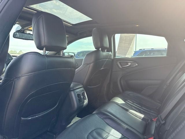 2015 Chrysler 200 S