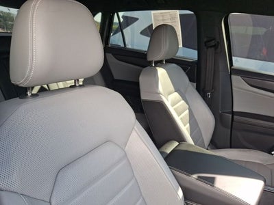 2024 Volkswagen Atlas Cross Sport 2.0T SEL R-Line
