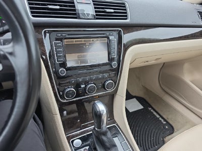 2015 Volkswagen Passat SEL Premium