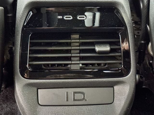 2022 Volkswagen ID.4 Pro