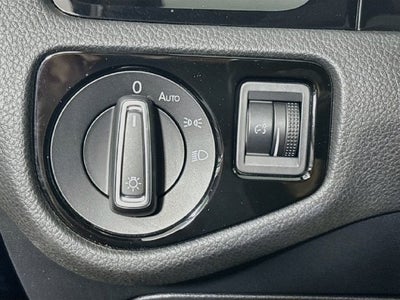2018 Volkswagen Golf R DCC & Navigation 4Motion