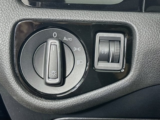 2018 Volkswagen Golf R DCC & Navigation 4Motion