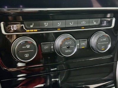2018 Volkswagen Golf R DCC & Navigation 4Motion