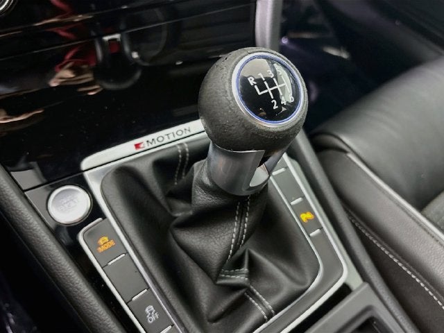 2018 Volkswagen Golf R DCC & Navigation 4Motion