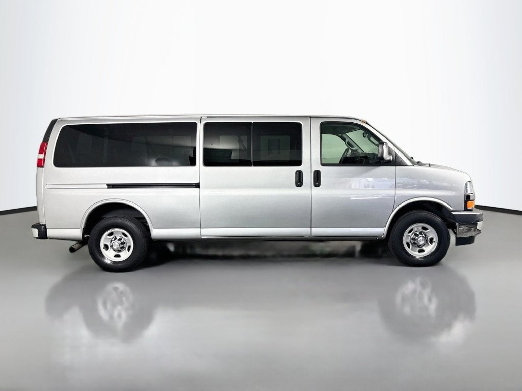 2017 Chevrolet Express Passenger 3500 LT
