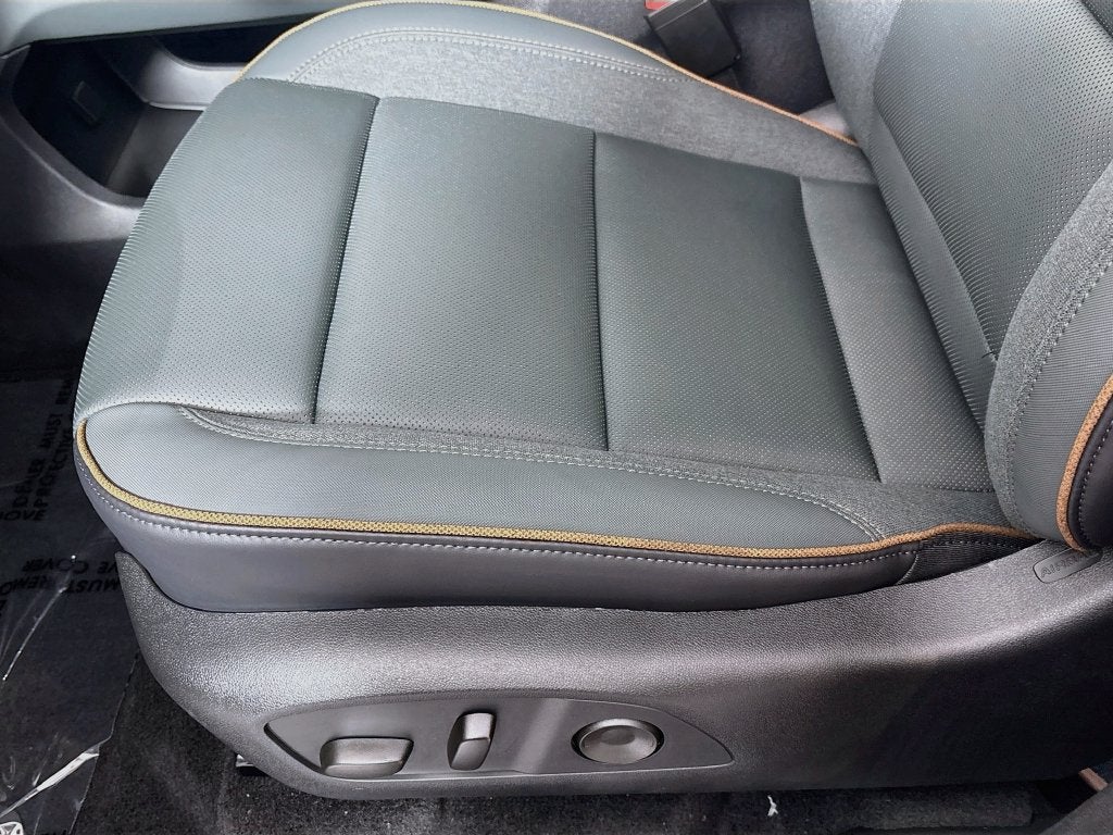 2027 GMC Acadia AT4