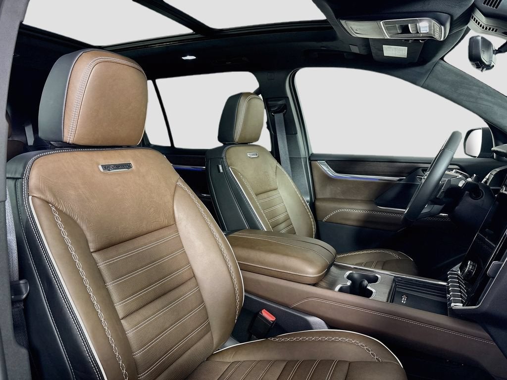 2026 GMC Acadia Denali Ultimate - Photo 30