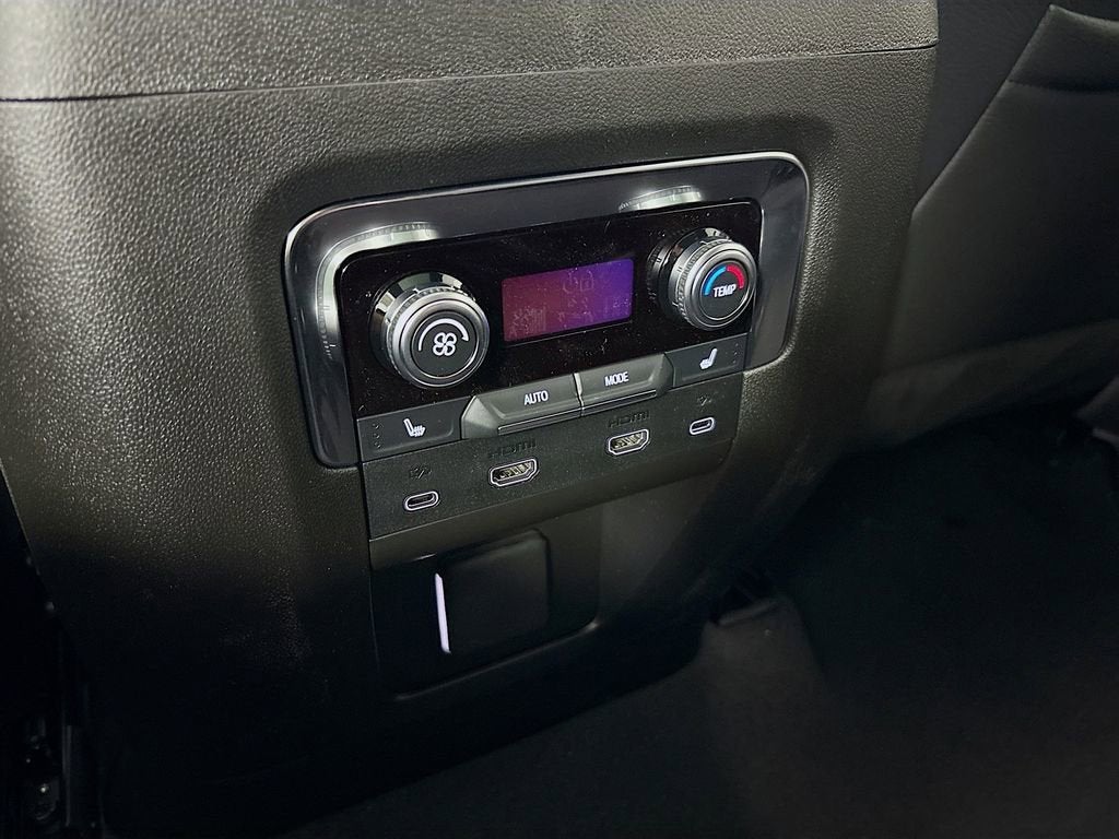 2026 GMC Yukon XL Denali - Photo 27
