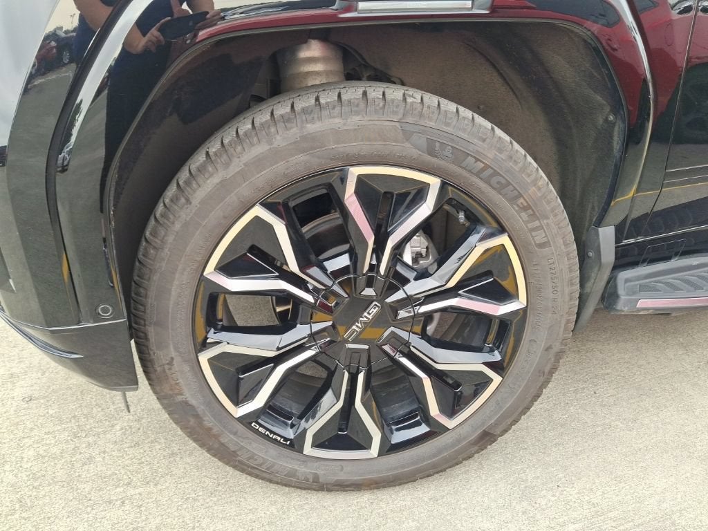 2025 GMC Sierra EV Max Range Denali