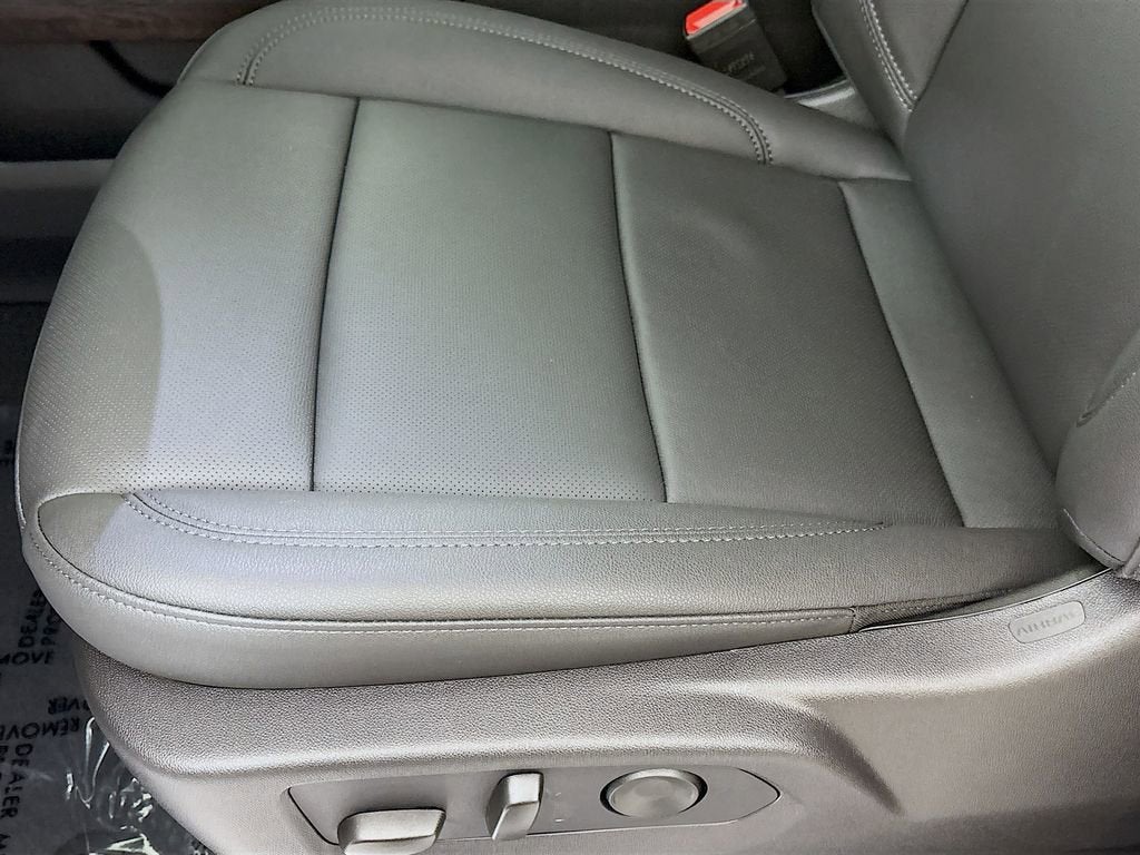 2026 GMC Sierra 1500 SLT - Photo 19