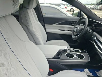 2024 Cadillac LYRIQ Luxury 2