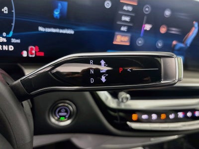 2024 Cadillac LYRIQ Luxury 2