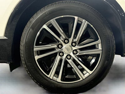 2024 Cadillac LYRIQ Luxury 2