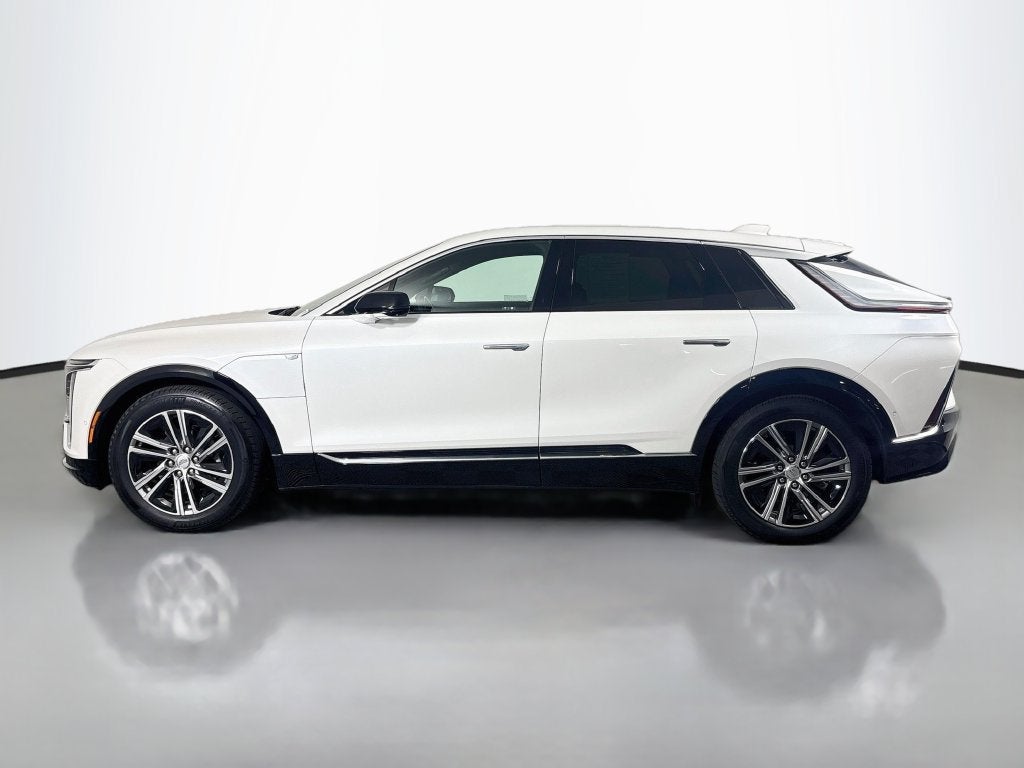 2024 Cadillac LYRIQ Luxury 2