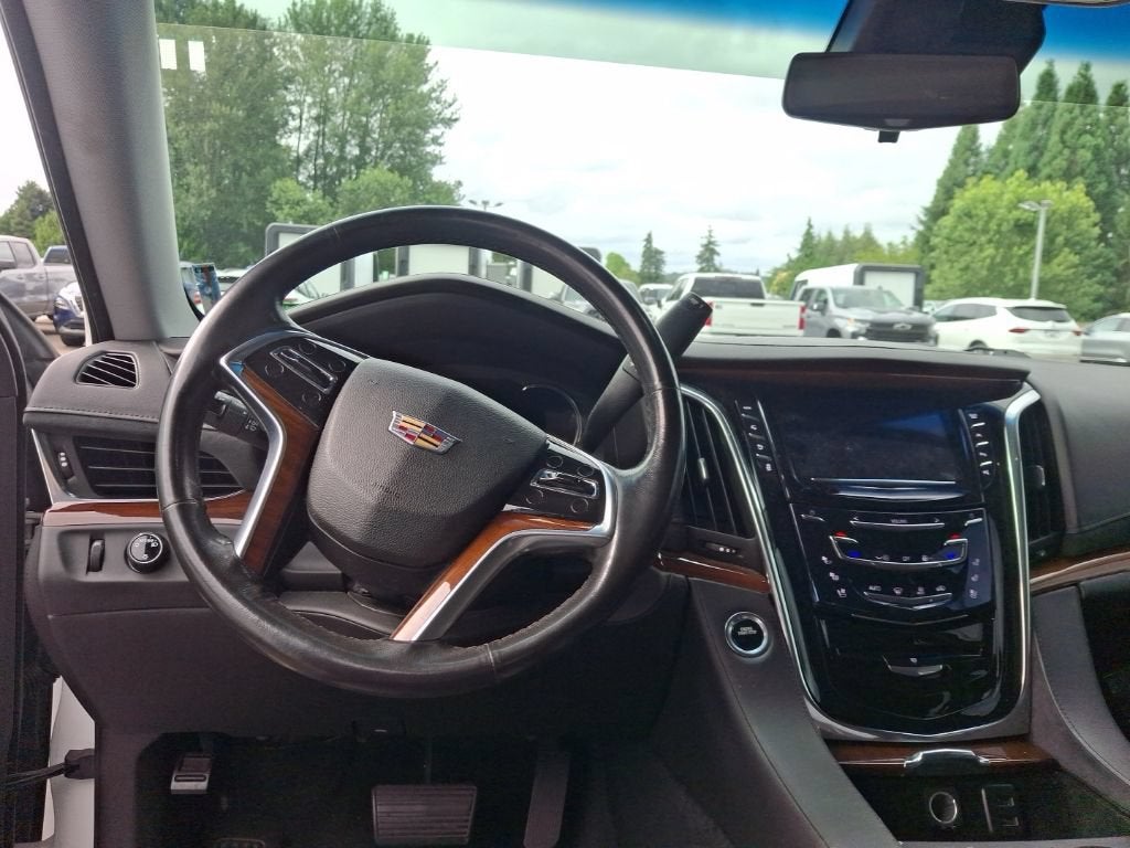 2017 Cadillac Escalade Luxury