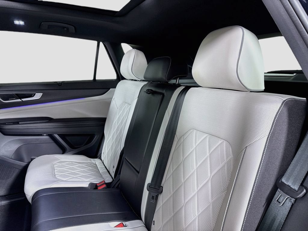 2024 Volkswagen Atlas Cross Sport 2.0T SEL Premium R-Line