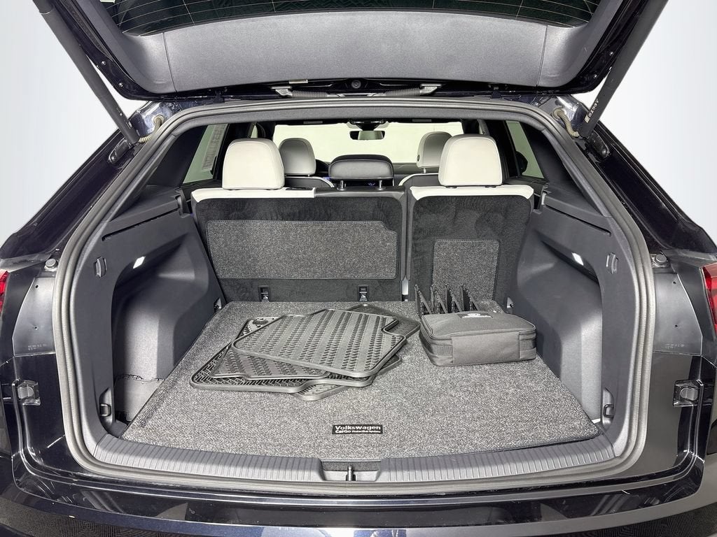 2024 Volkswagen Atlas Cross Sport 2.0T SEL Premium R-Line
